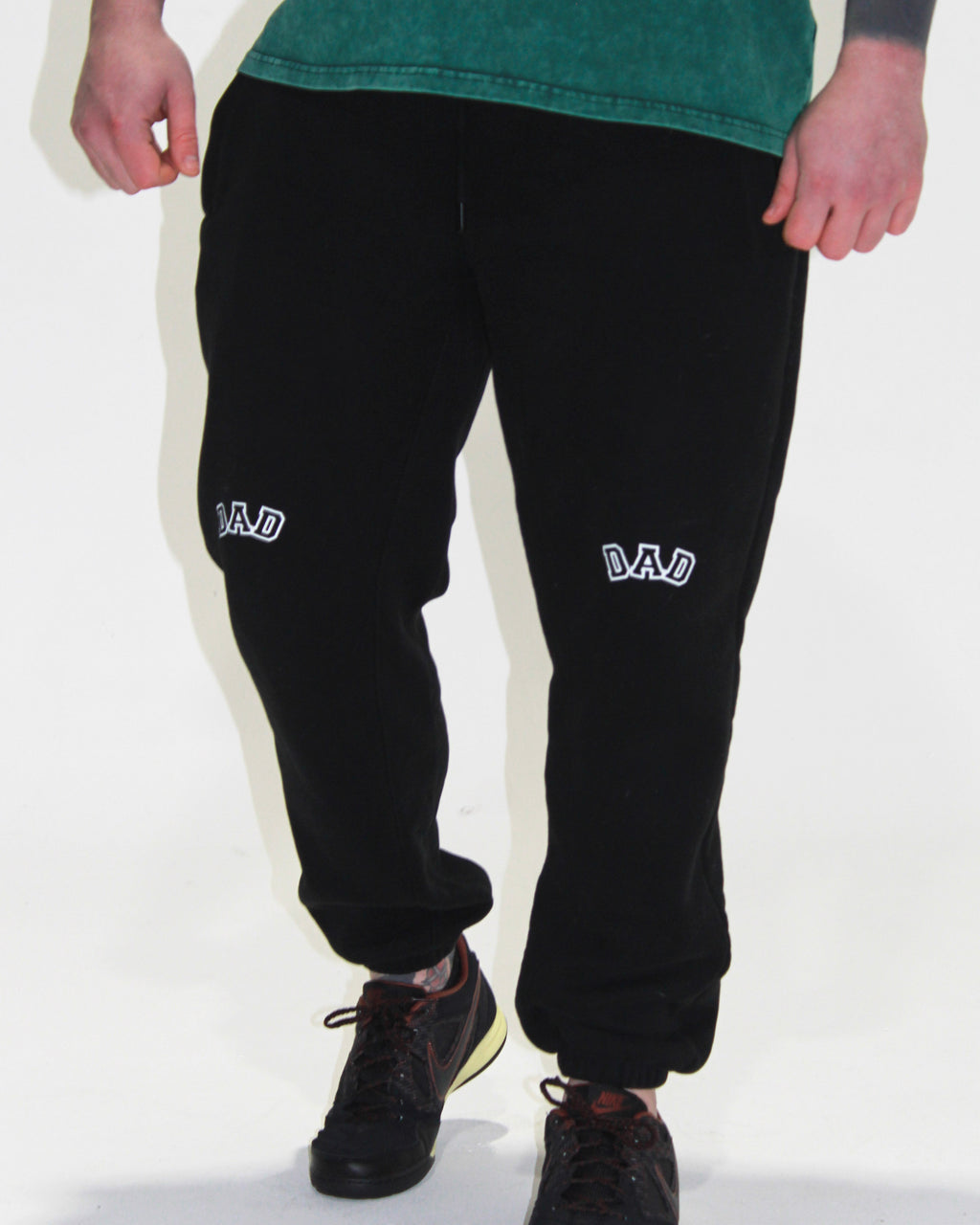ESSENTIAL JOGGERS